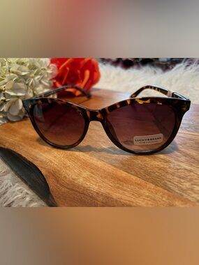 Lucky Brand Tortoiseshell Sunglasses with Brown Gradient Lenses